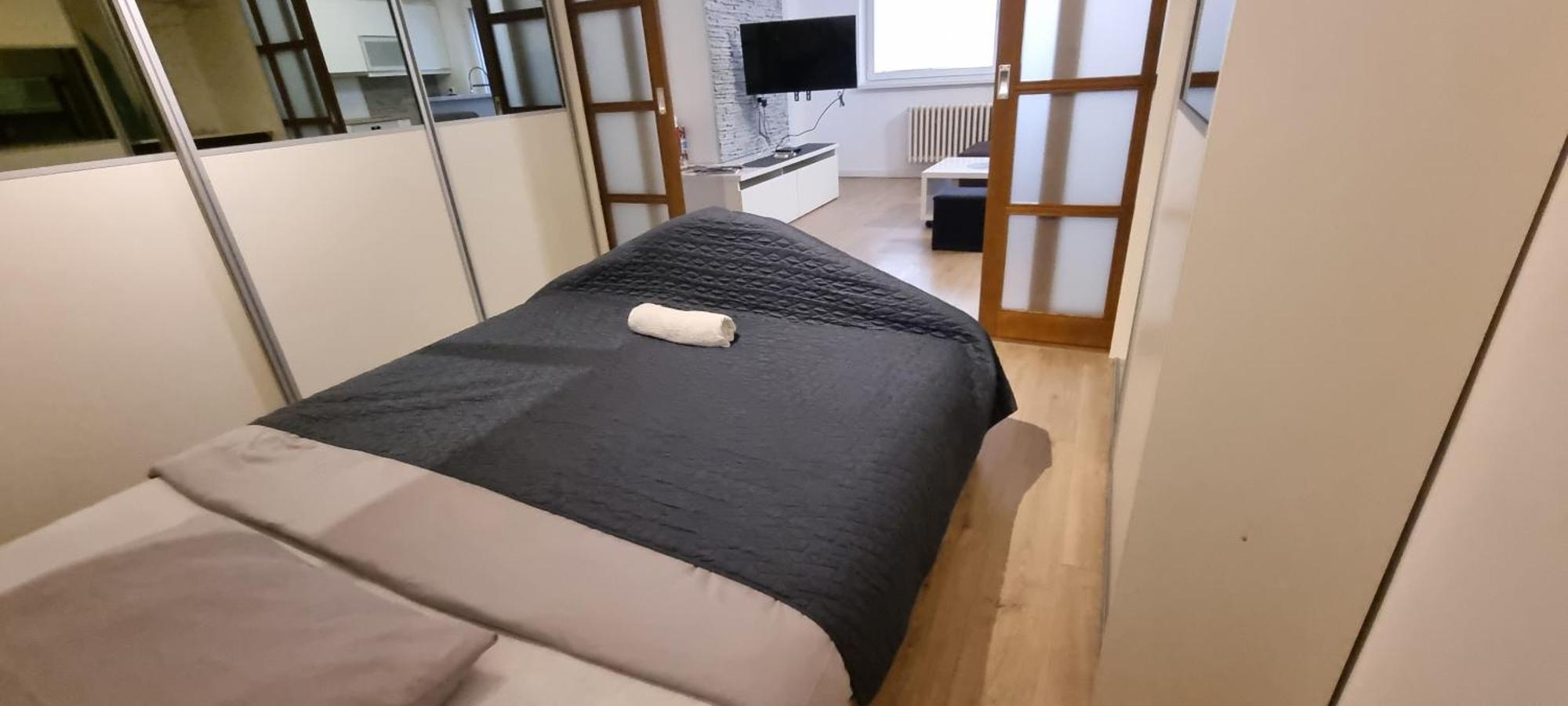 Huge Apartment Next To Train Station Close To The City Center Bratislava Exterior foto